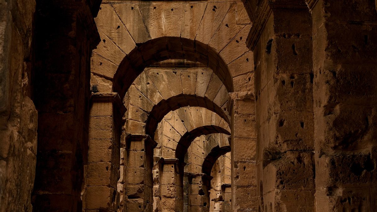 The amphitheatre at El Jem, ideal for spring and autumn sightseeing