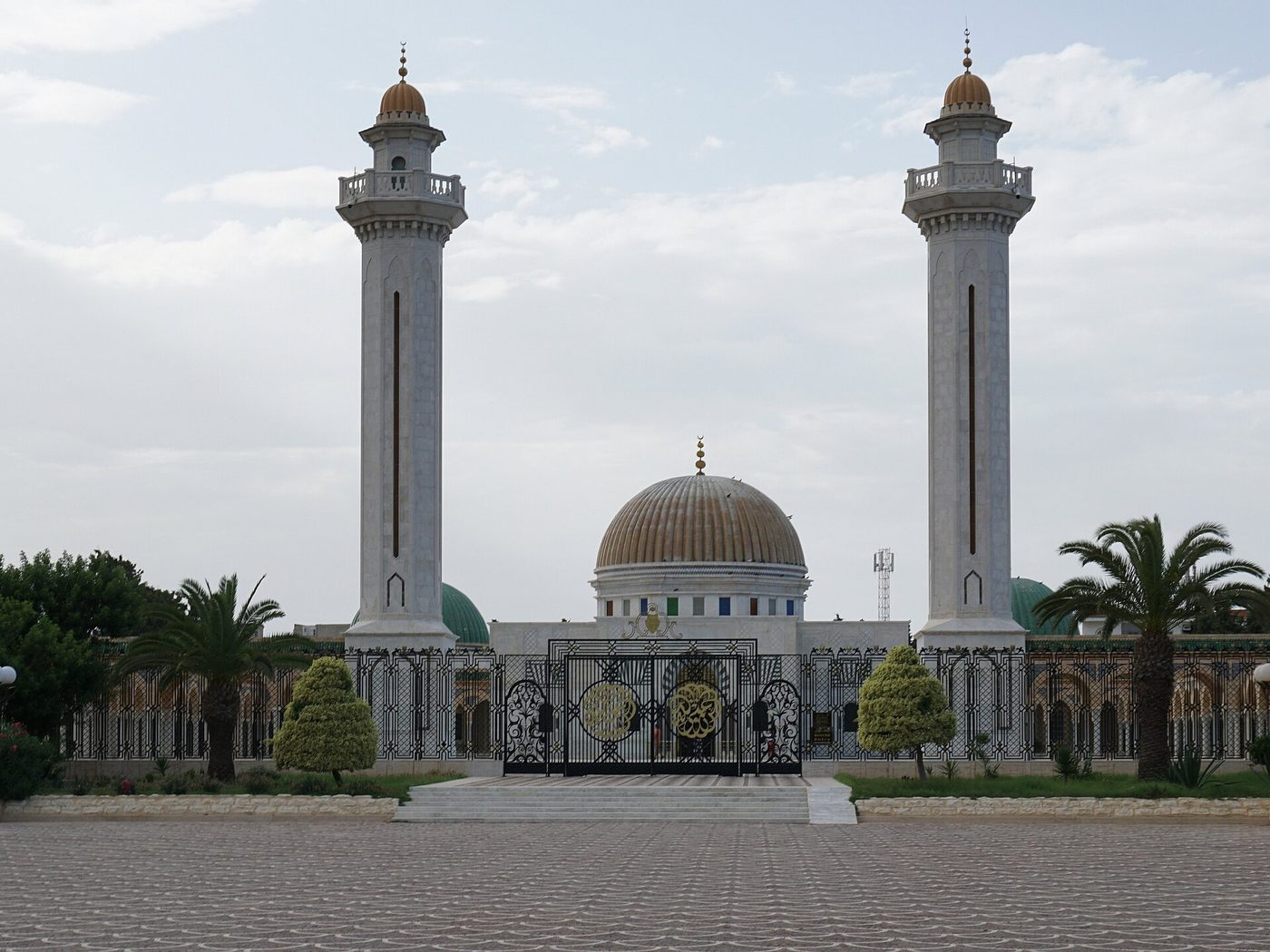 The Bourguiba Mausoleum beside the Ribat of Monastir