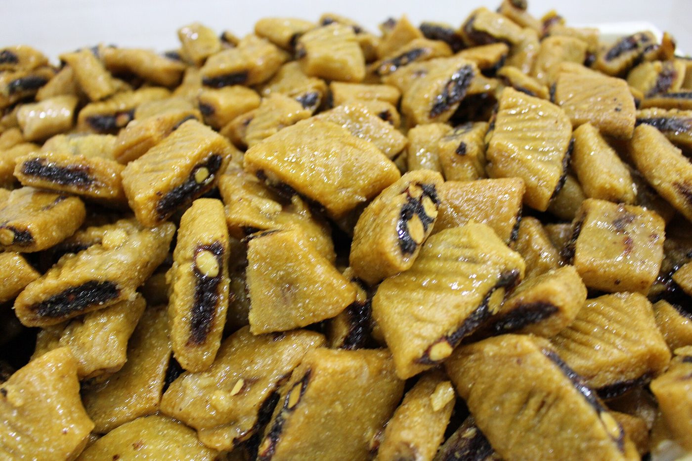 A tray of makroud, the honey-soaked date-filled semolina pastries of Tunisia